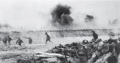 1948年12月3日中午，刘峙和刘汝明等人正在蚌埠的司令部里面吃炖牛肉，只听门口