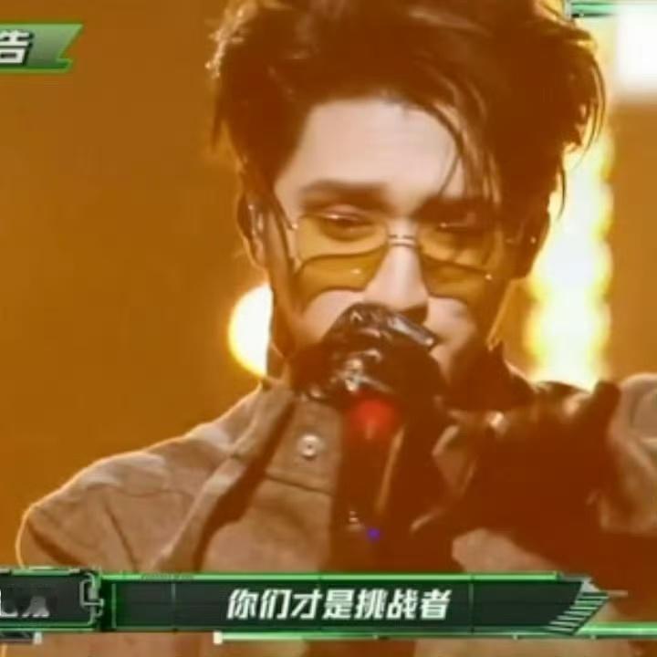 黄子弘凡说看到严浩翔舞台以为总决赛了🤩还没等到正片播出，预告就狠狠吊足胃口，严