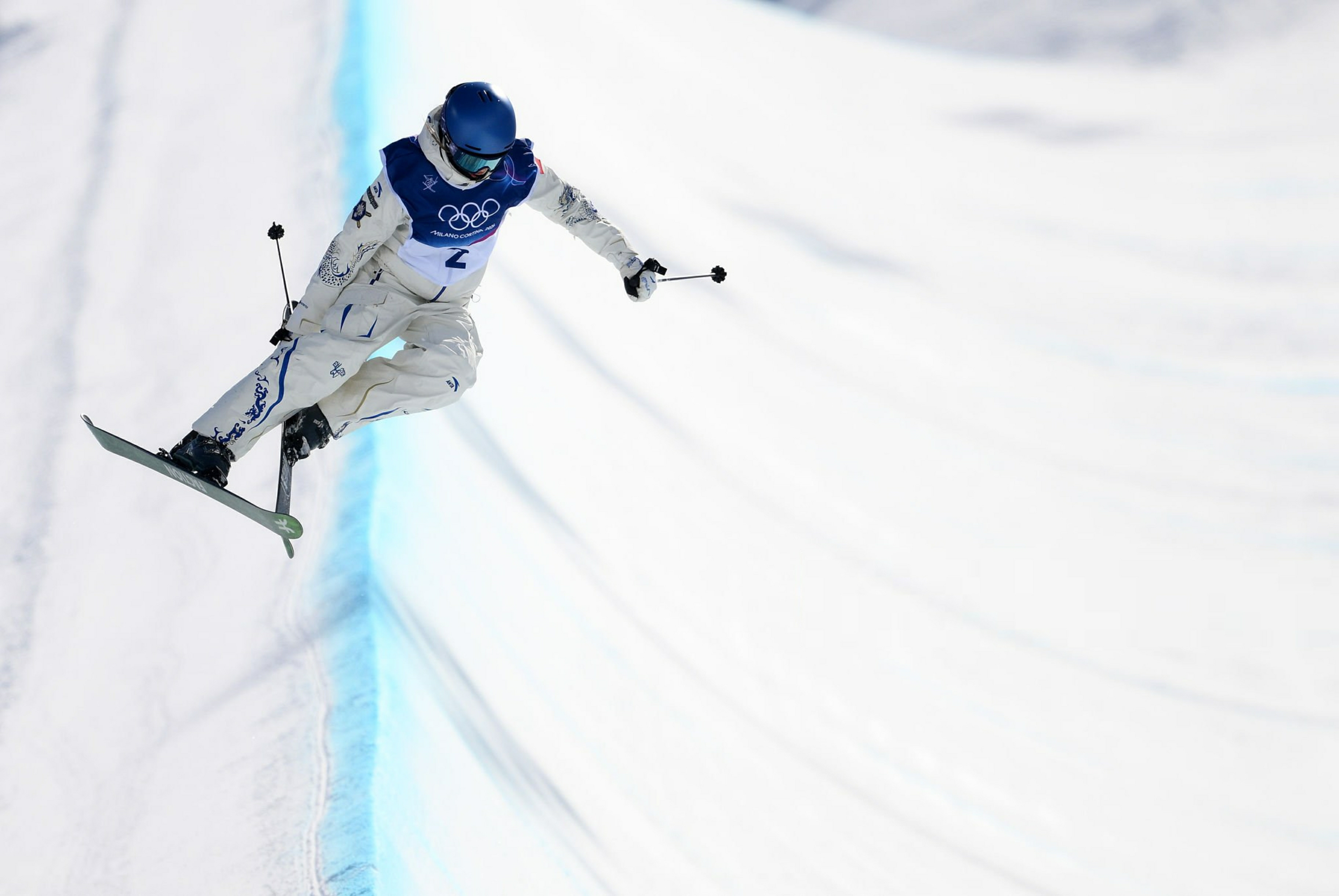 谷爱凌第二滑94.00分米兰冬奥会女子U型场地决赛，虽然第一滑失误，谷爱凌第二滑