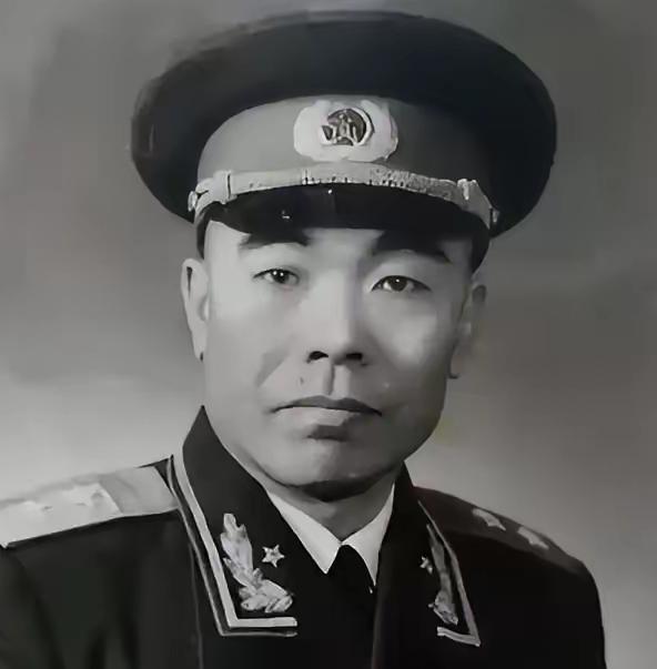 1948年曾泽生率两万六千人在长春起义，蒋介石密令处决其北平妻儿，宪兵已上门抓人