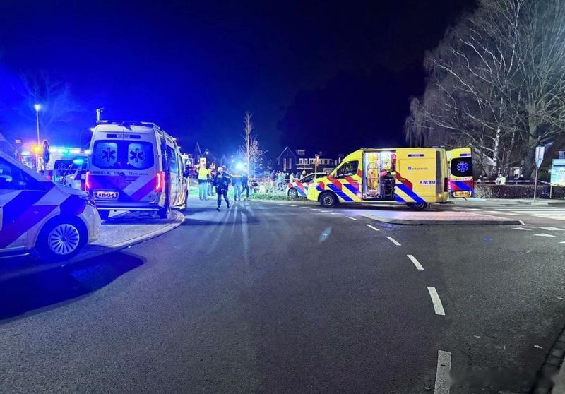 【荷兰圣诞庆祝人群遭撞，至少9人受伤】海外新鲜事 荷兰宁斯佩特镇（Nunspee