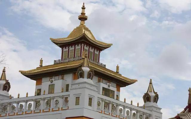 在欧洲唯一，一个和中国是近亲的国家。脱华400年。欧洲俄罗斯伏尔加河下游草原，藏