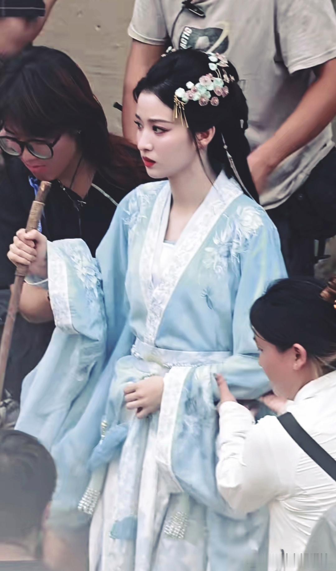 王楚然《浮生》拍摄已经来到了高潮。 