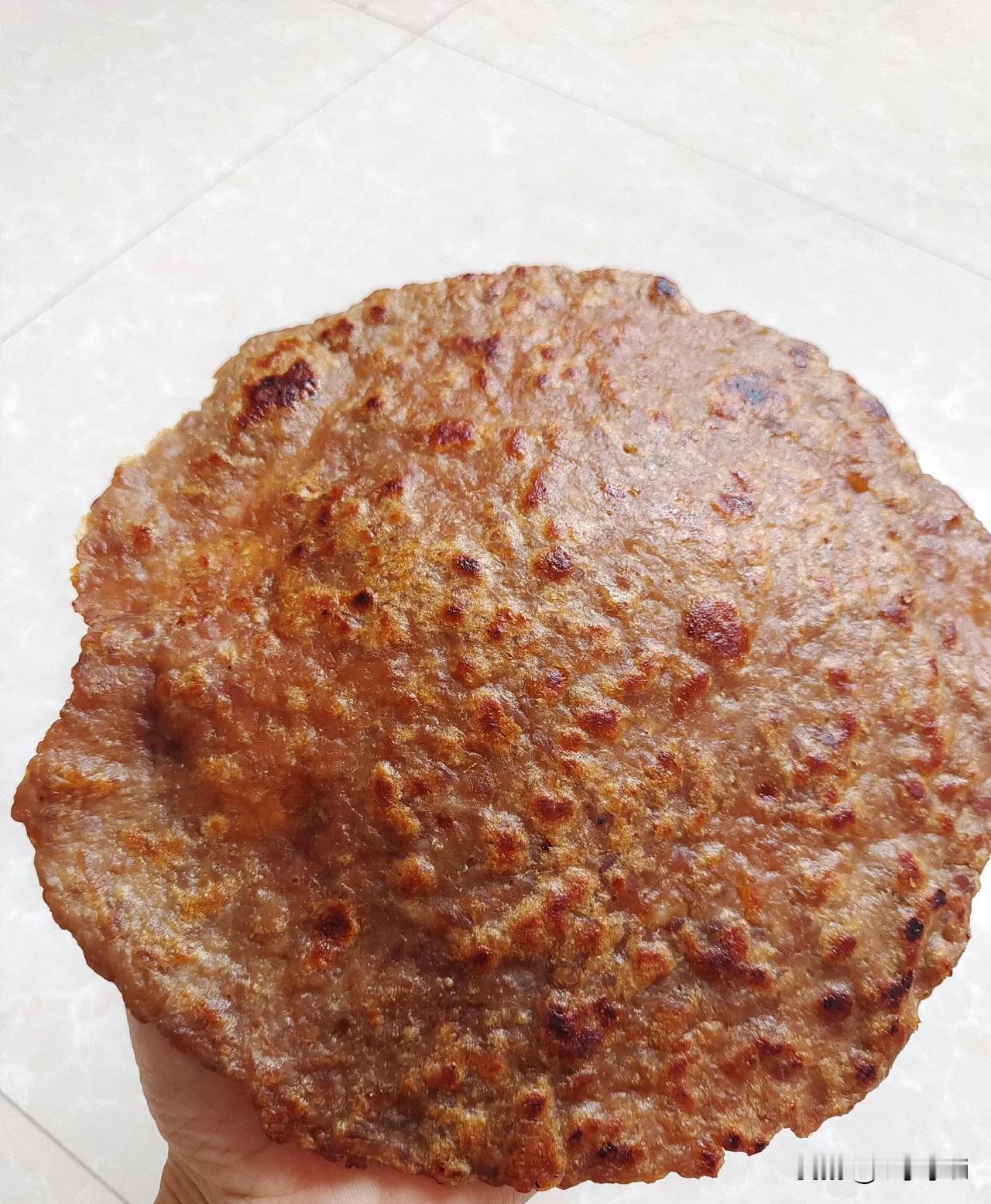 网友想看猪肉脯，猪肉脯有什么好看的，反正都是圆形的，偷偷拿一片上来吃，顺便给大家