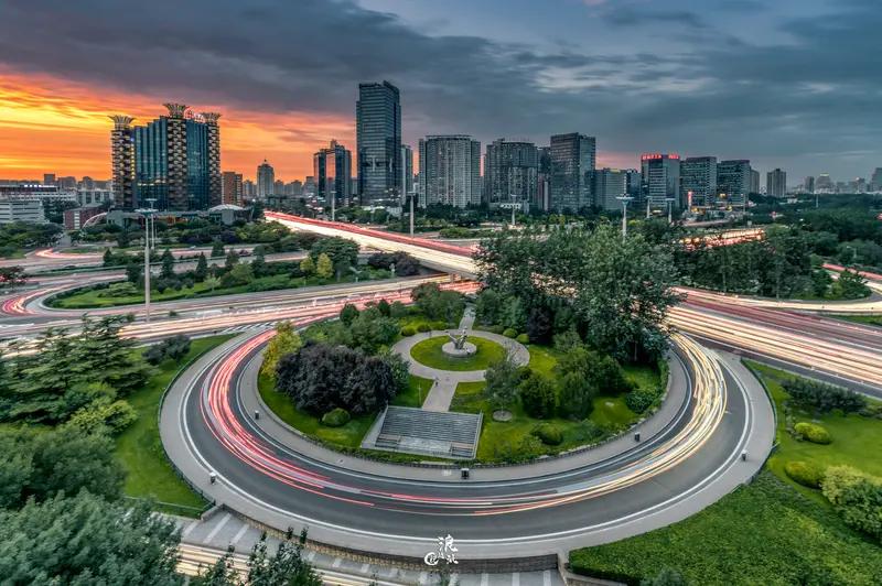 大家听闻过北京5.5环吗？为何说北京5.5环是北京最亟待修建的道路呢？

北京5