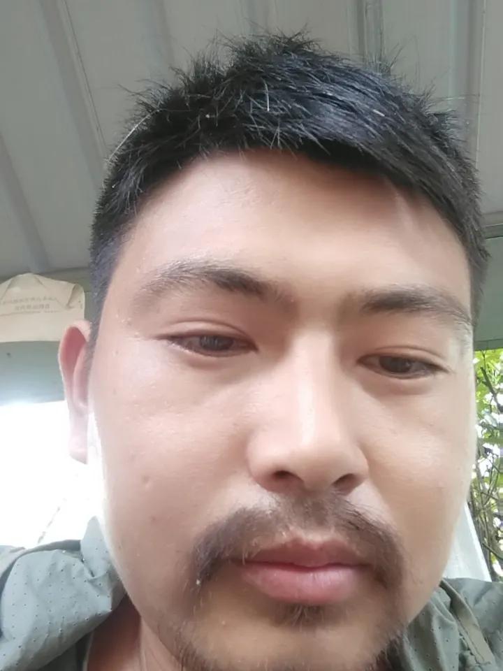 现在我人在贵州贵阳附近 我记得当年我在贵阳的时候选择了去成都 。发生了后来一系列
