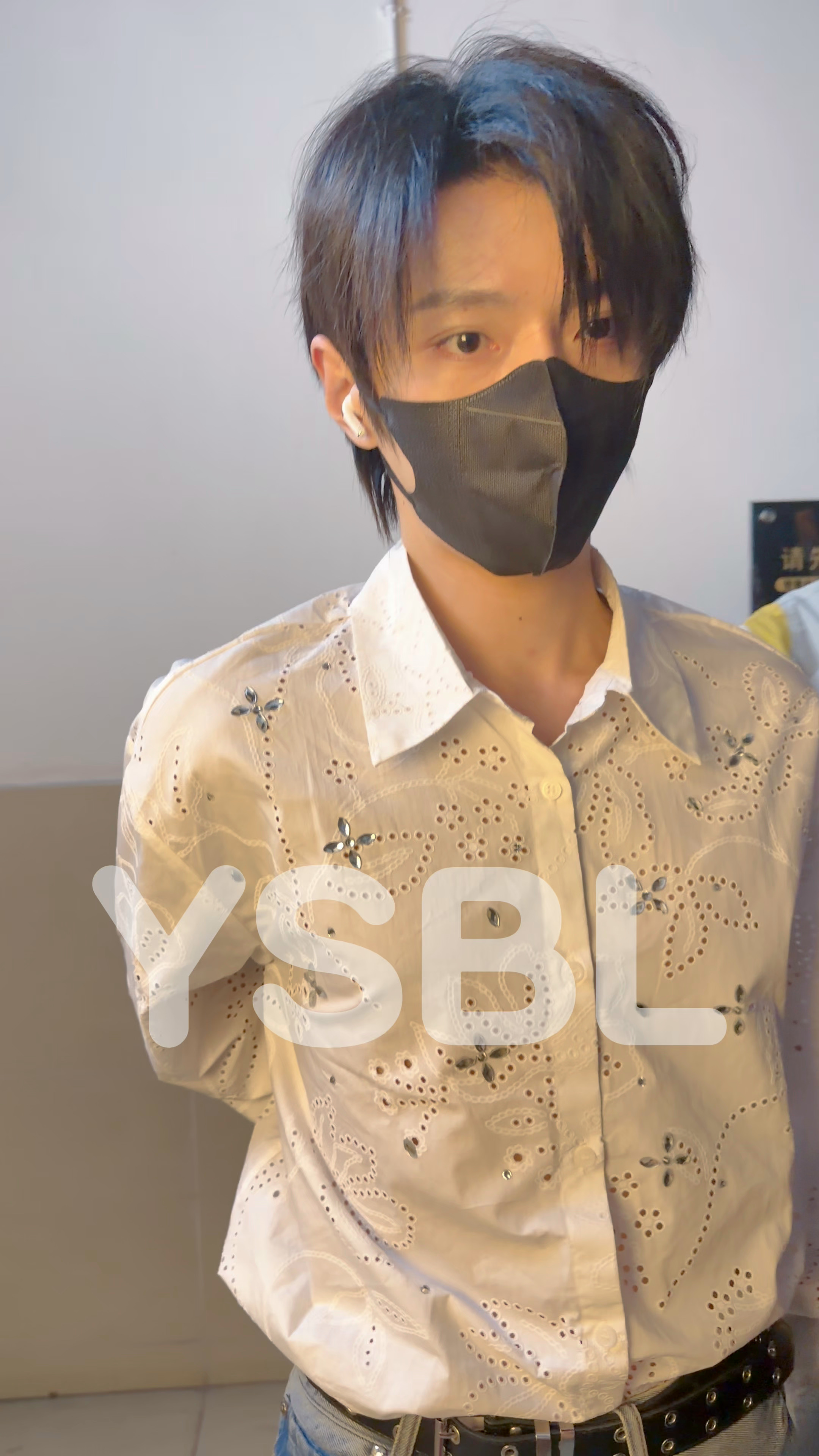 我妈累的捶腰了 