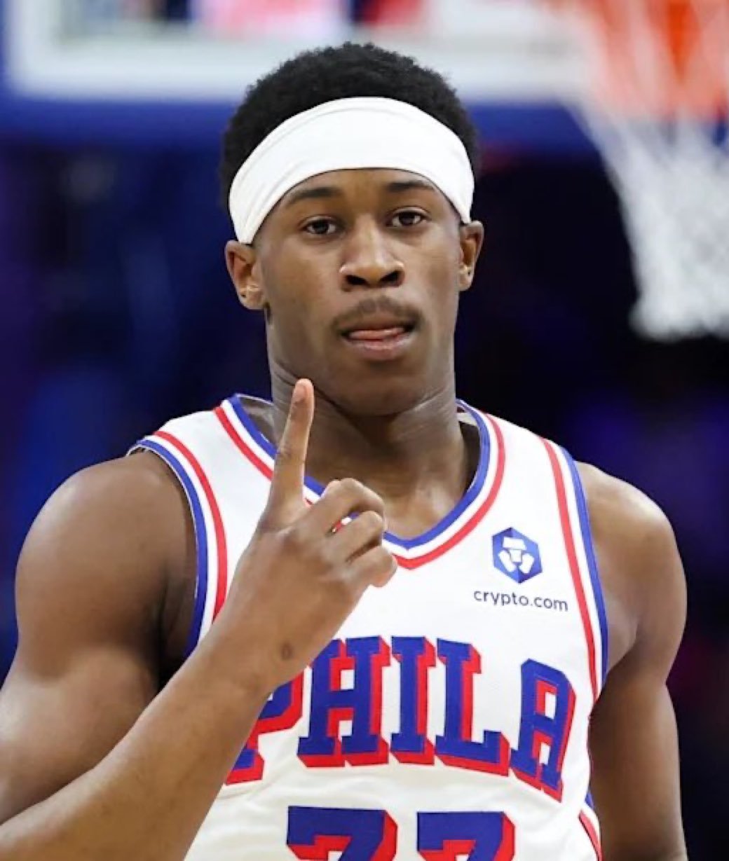 埃奇库姆半场20分7篮板2助攻，76人62-54领先凯尔特人。76人vs凯尔特人