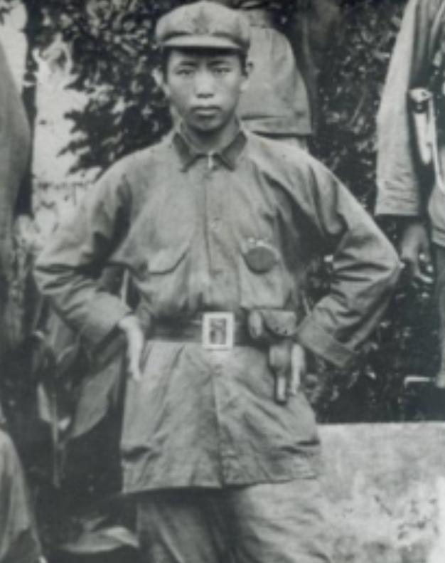 1939年秋天，身处莫斯科的刘亚楼，从一位战友口中得知，自己在延安的妻子员凌漪改