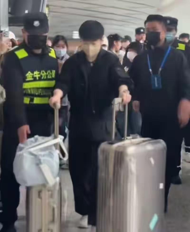 孙颖莎的稳如泰山
王曼昱的墙如长城
陈幸同的雅如春风
王艺迪的冲劲如牛
蒯曼的刚