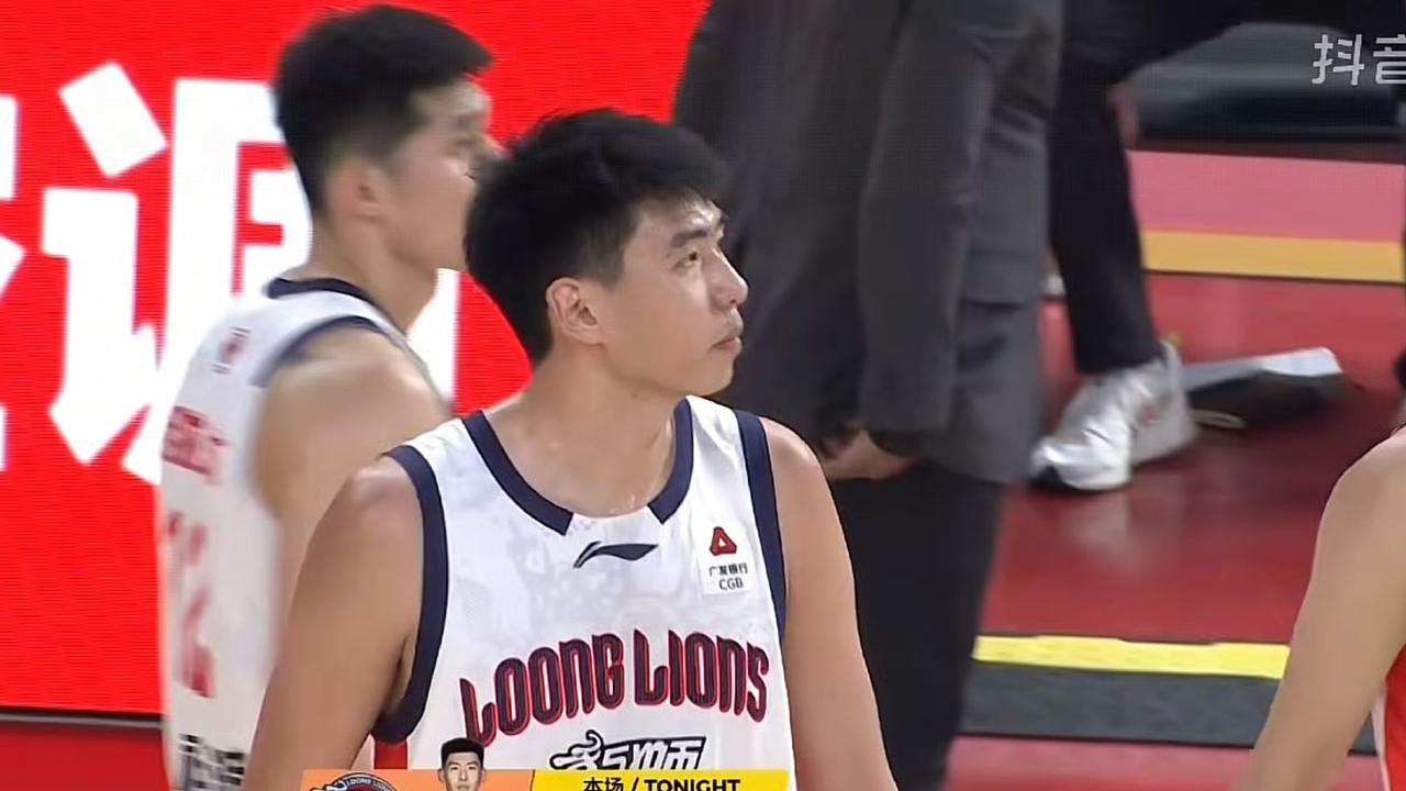 有一说一，今日徐昕和刘传兴根本不在一个级别！！
 
徐昕:本场比赛首发上场29分