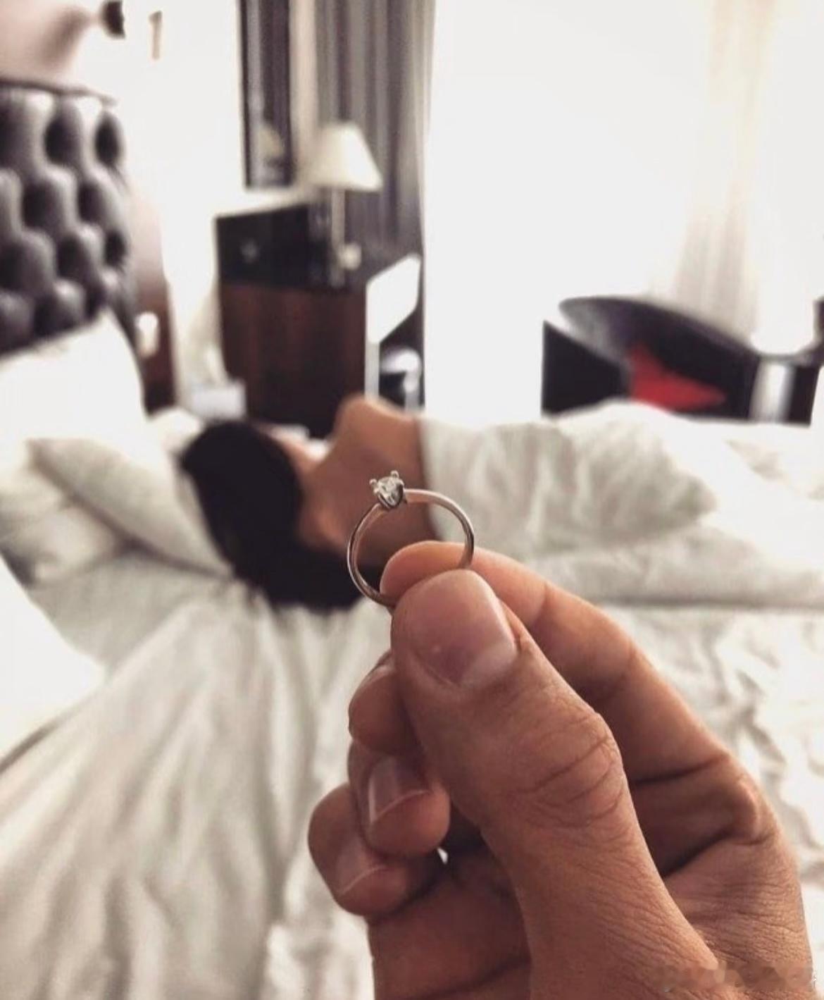 等她睡醒就求婚 ​​​