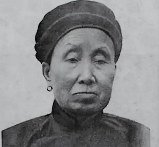 [微风]1950年，毛主席不顾周总理苦苦求情，坚决要处死蒋介石的姐姐，即使她曾经