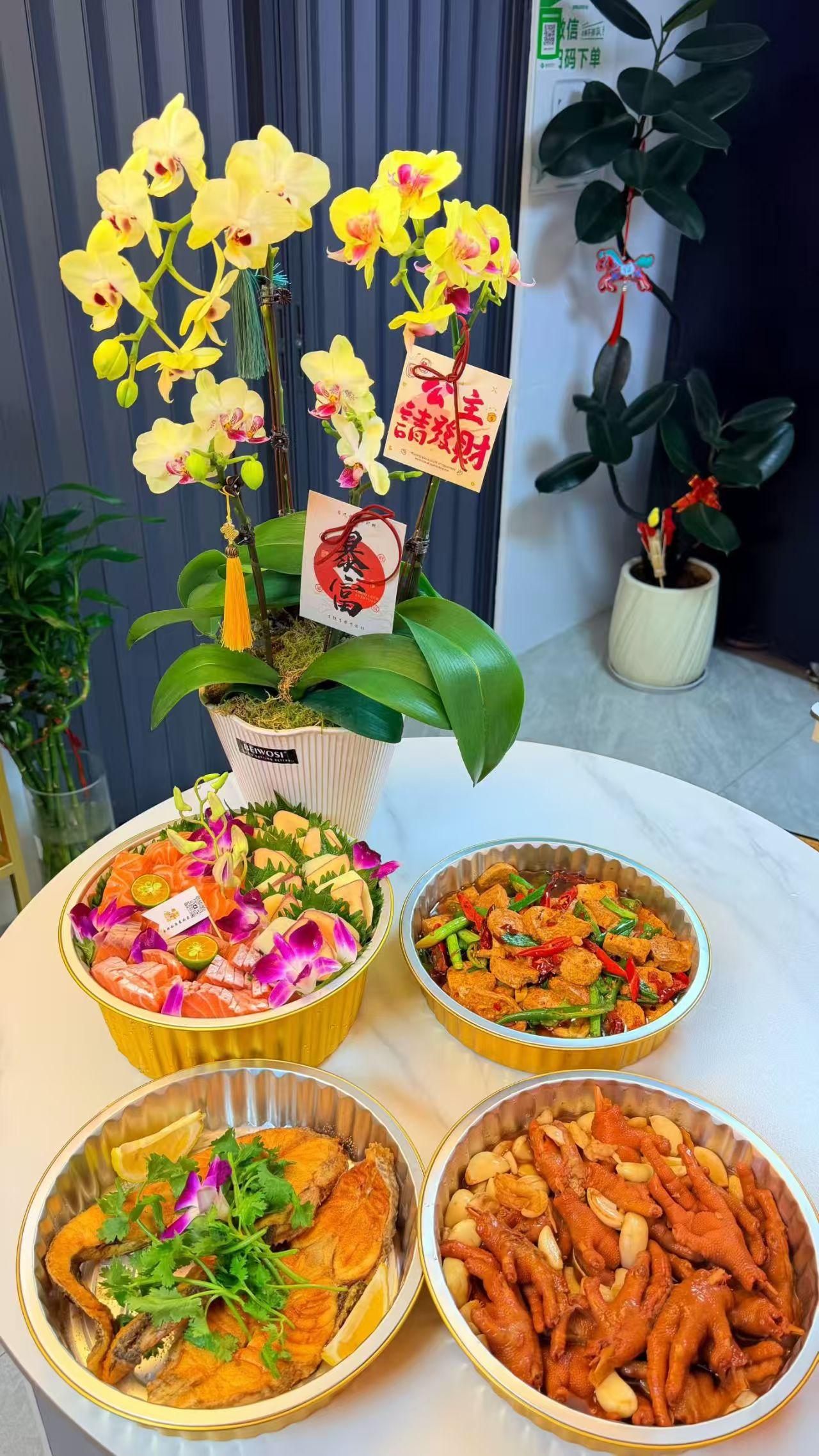 花团锦簇的餐厅，色香味俱全的美食，快来打卡吧！