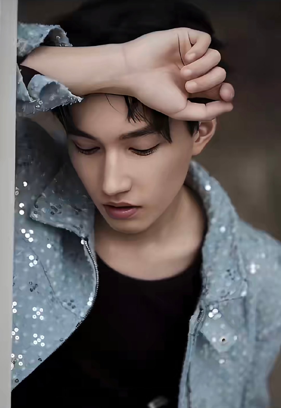 迪玛希弟弟颜值 库达依别列根家族基因太强大，曼苏尔颜值出众气质独特，在《声起地平