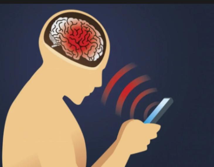 人人谈之色变的手机辐射，为什么偏偏成了熬夜党健康的 “背锅侠”？其实这是流传最广