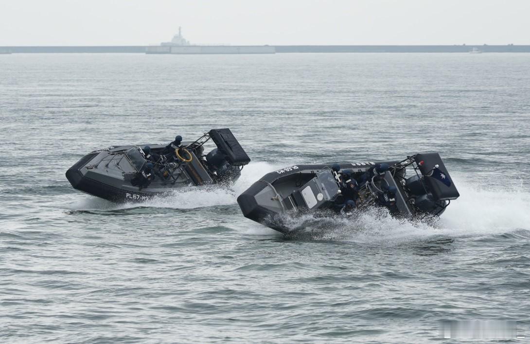菲律宾海警9701舰到访鹿儿岛后，日本海保第十管区特别警备队（相当于特战）对该舰