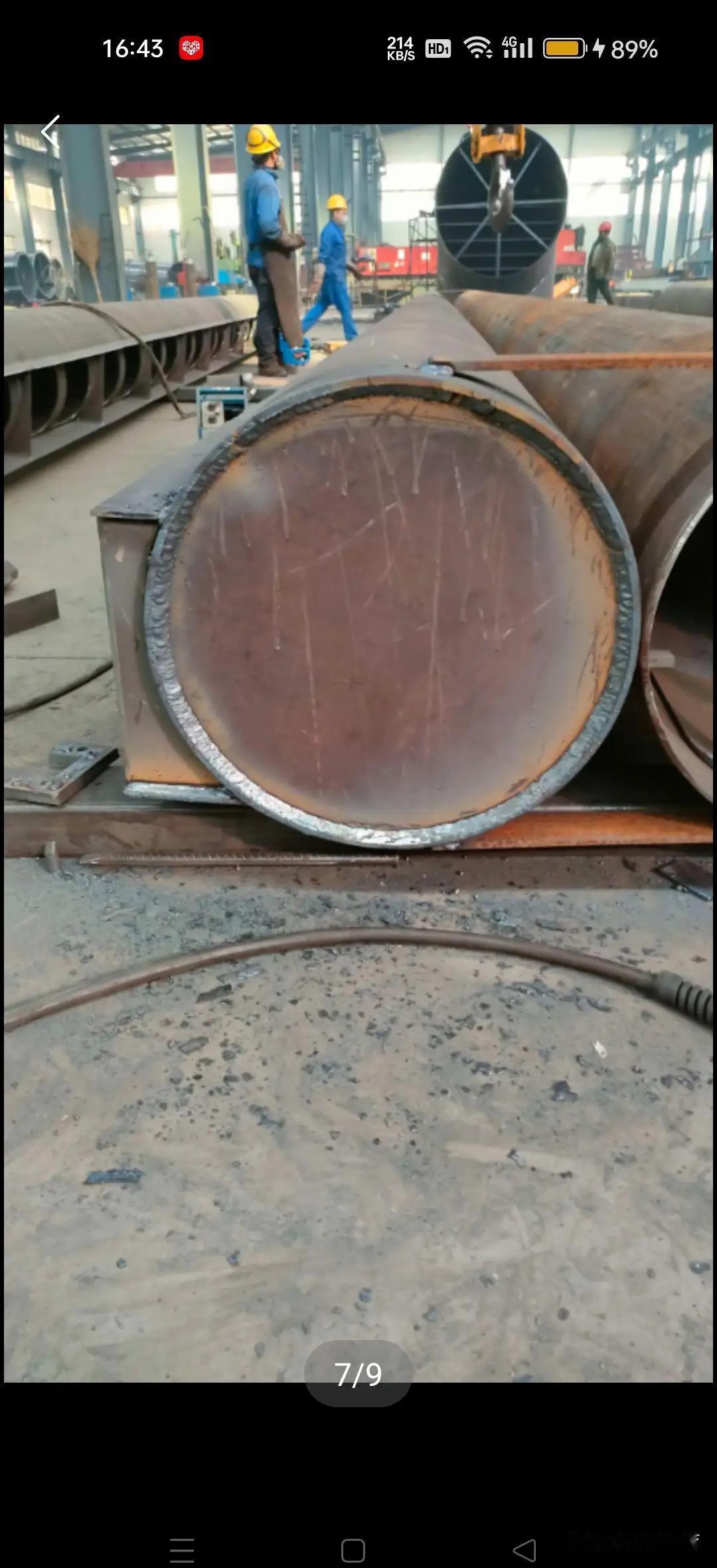 凌晨三点的工地，焊工老李的时薪是45元。
但没人算过，他为此付出的健康成本是多少