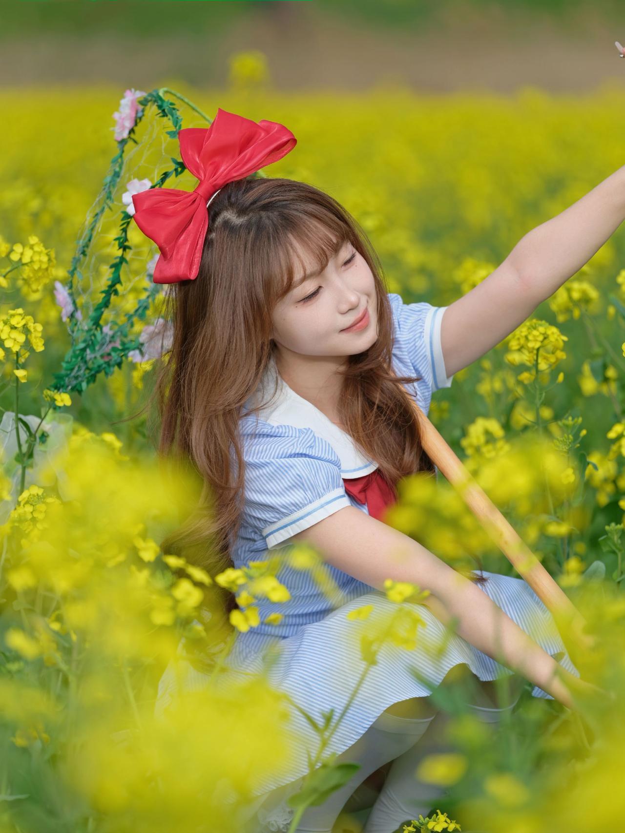 油菜花田包出片的 油菜花拍照姿势 花田学妹 花海拍照 摄影约拍