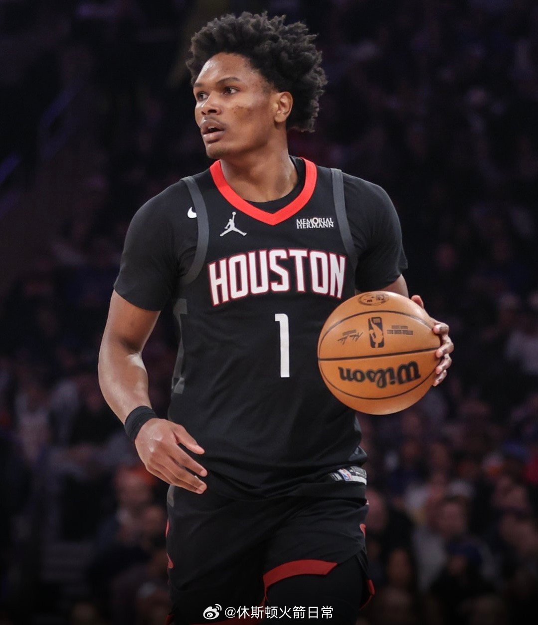 阿门过去10场比赛，场均𝟐𝟏.𝟐分𝟗.𝟐篮板𝟓.𝟑助攻𝟏.𝟐抢