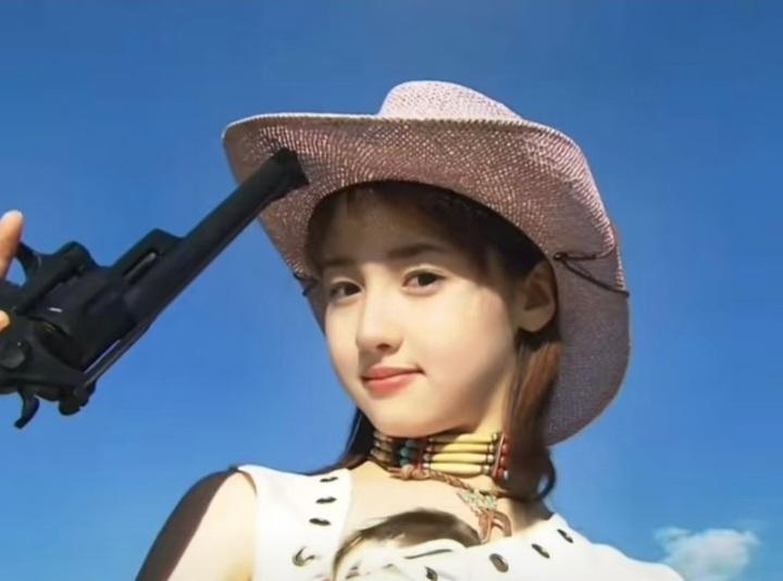 这么漂亮的女星很少见哦，泽尻英龙华的父亲是日本人，而母亲则是法国人，长的美若天仙