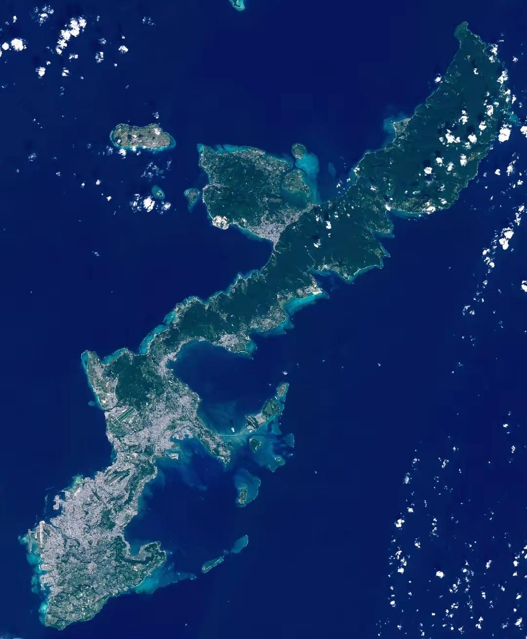 清算日本军国主义，就从"琉球地位未定"开始。
    琉球是日本明治维新后对外扩