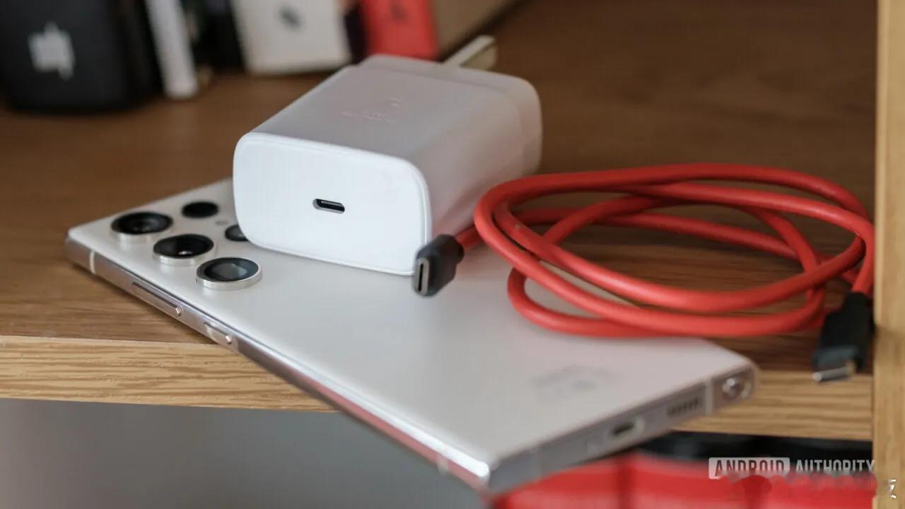 【三星S26 Ultra充电规格再曝光，系统代码显示将支持Super Fast 