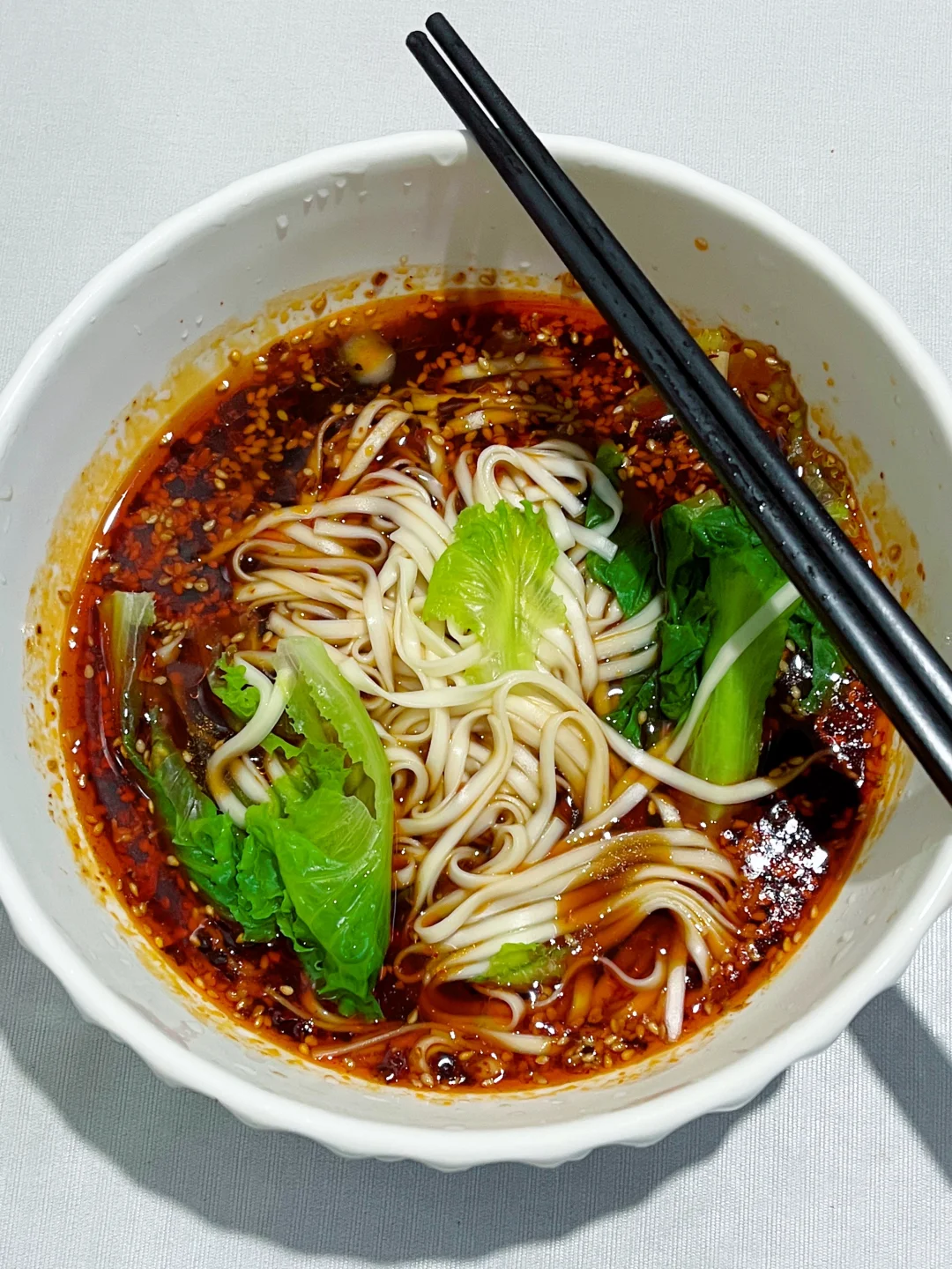 今天吃什么🥢🥢几分钟就搞定的麻辣酸汤面🍜