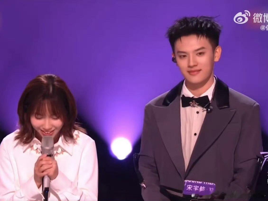 这唱功绝了，那姐夸老天赏饭太精准 