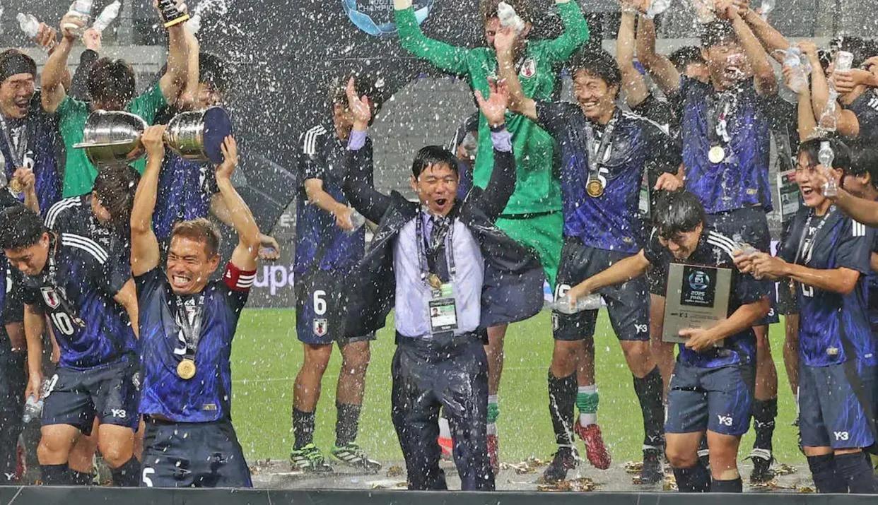 国足主帅有没有这样的烦恼呢？日本主帅森保一表示日本夺冠展现了球队的板凳深度！对于