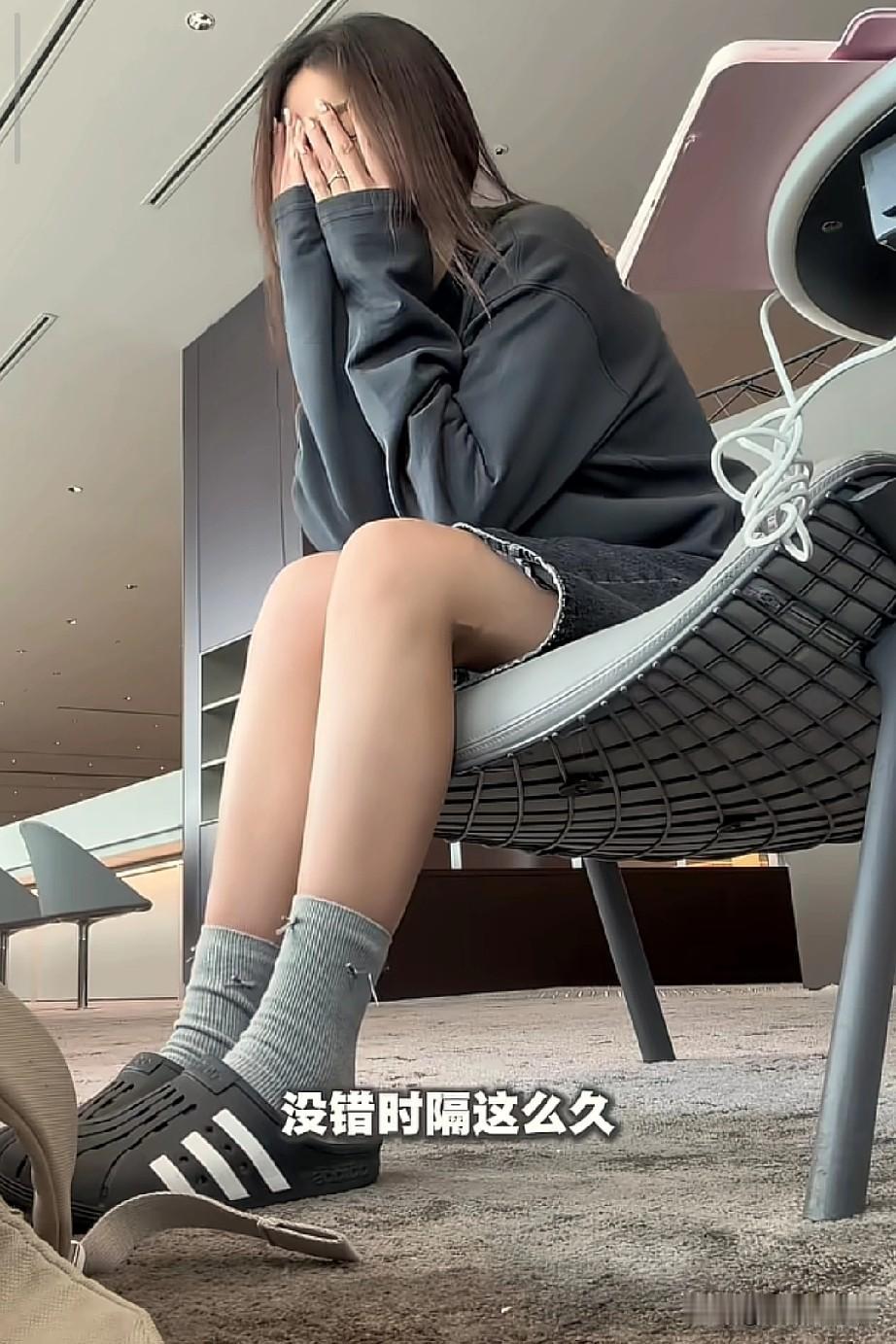 高诗岩可能要和妻子分开一段时间了，这没想到高诗岩妻子居然在悉尼读研究生了。

高