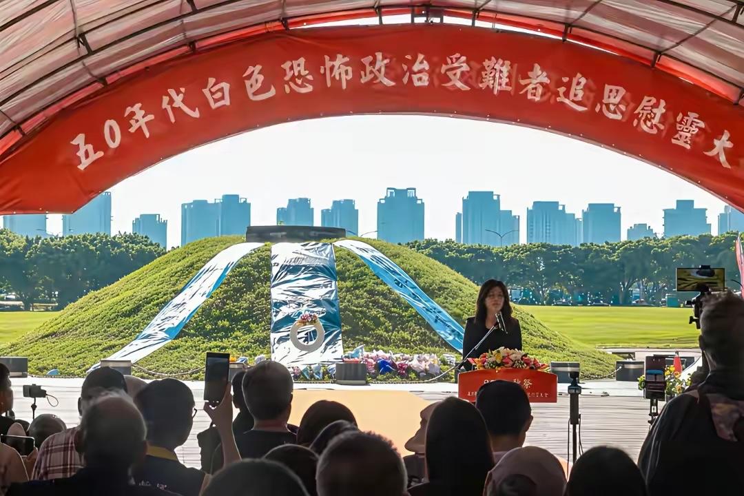 郑丽文太牛了！
​上任 8 天，干了马英九 8 年不敢碰的事！
​郑丽文这波操作