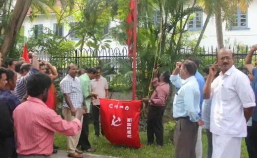 中国真正担心印度的，不是印度和美国联手，而是印度共产党上台，如果印共真的掌权，我