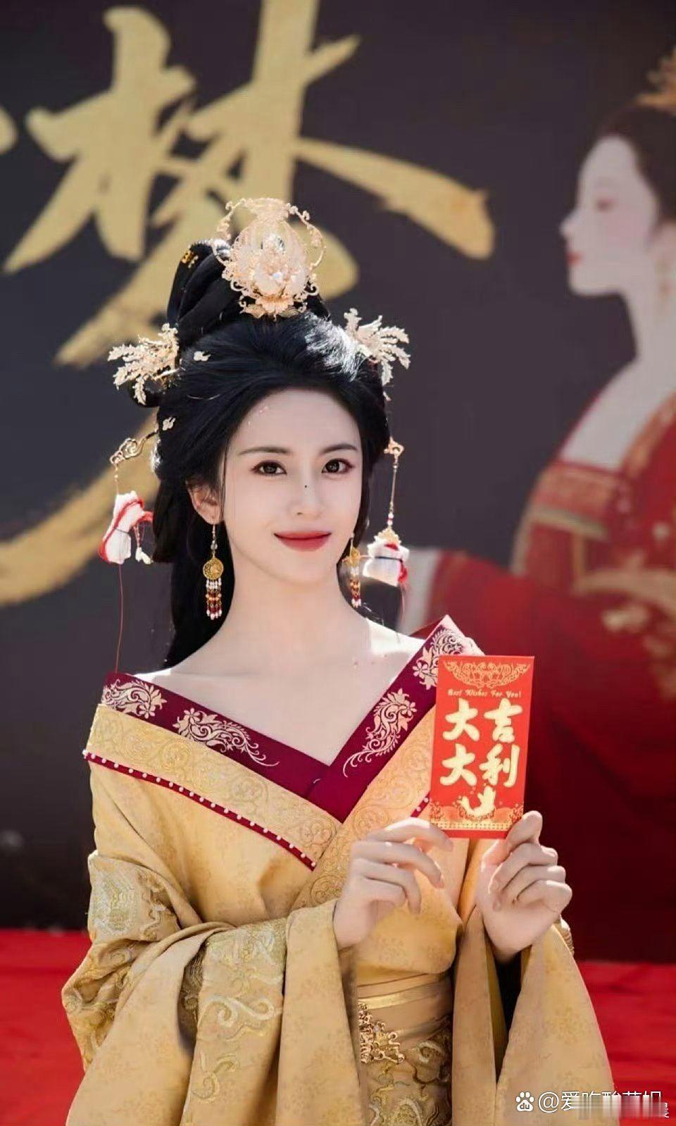 现在的短剧卷到新高度！单看这位女主的颜值，精致又有辨识度，就算去拍长剧当女主，颜