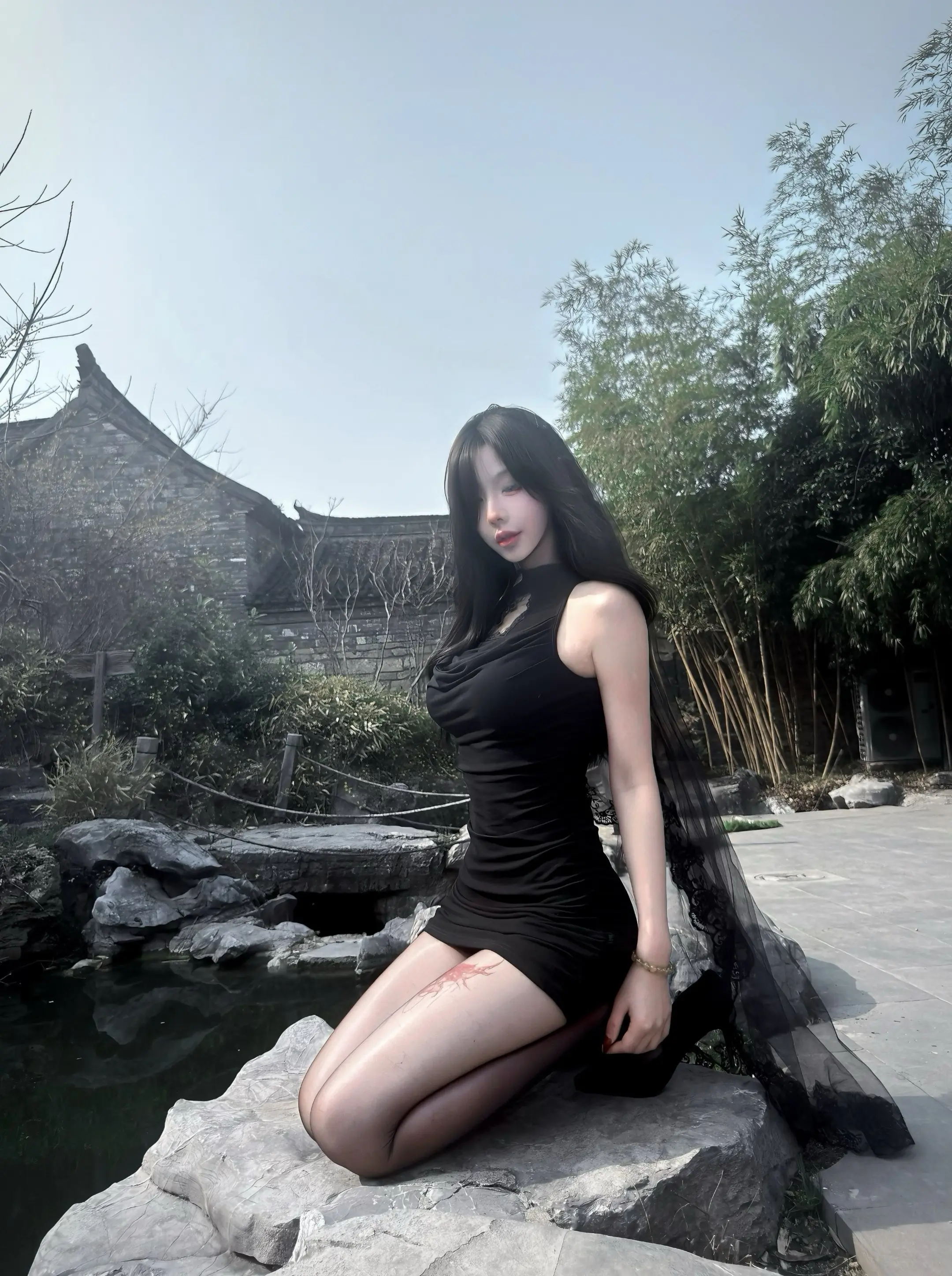 我读不懂你 于是我开始迷信 信星座玄学 希望你的手掌里有我的命运  【极】