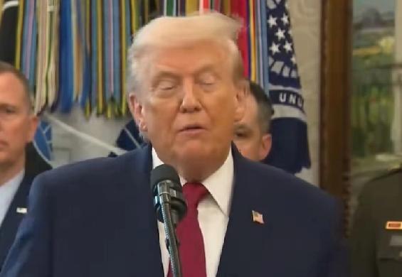 羊对狼喊啥呢？好傻啊！伊朗外长对美喊话：美方应选择外交而非战争。