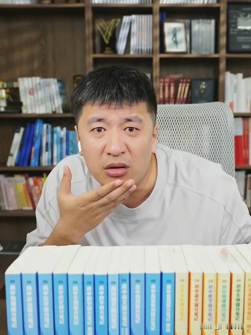 张雪峰是怎么好意思说出这种话的？他在最近的直播中又提到了389分被郑州大学录取的