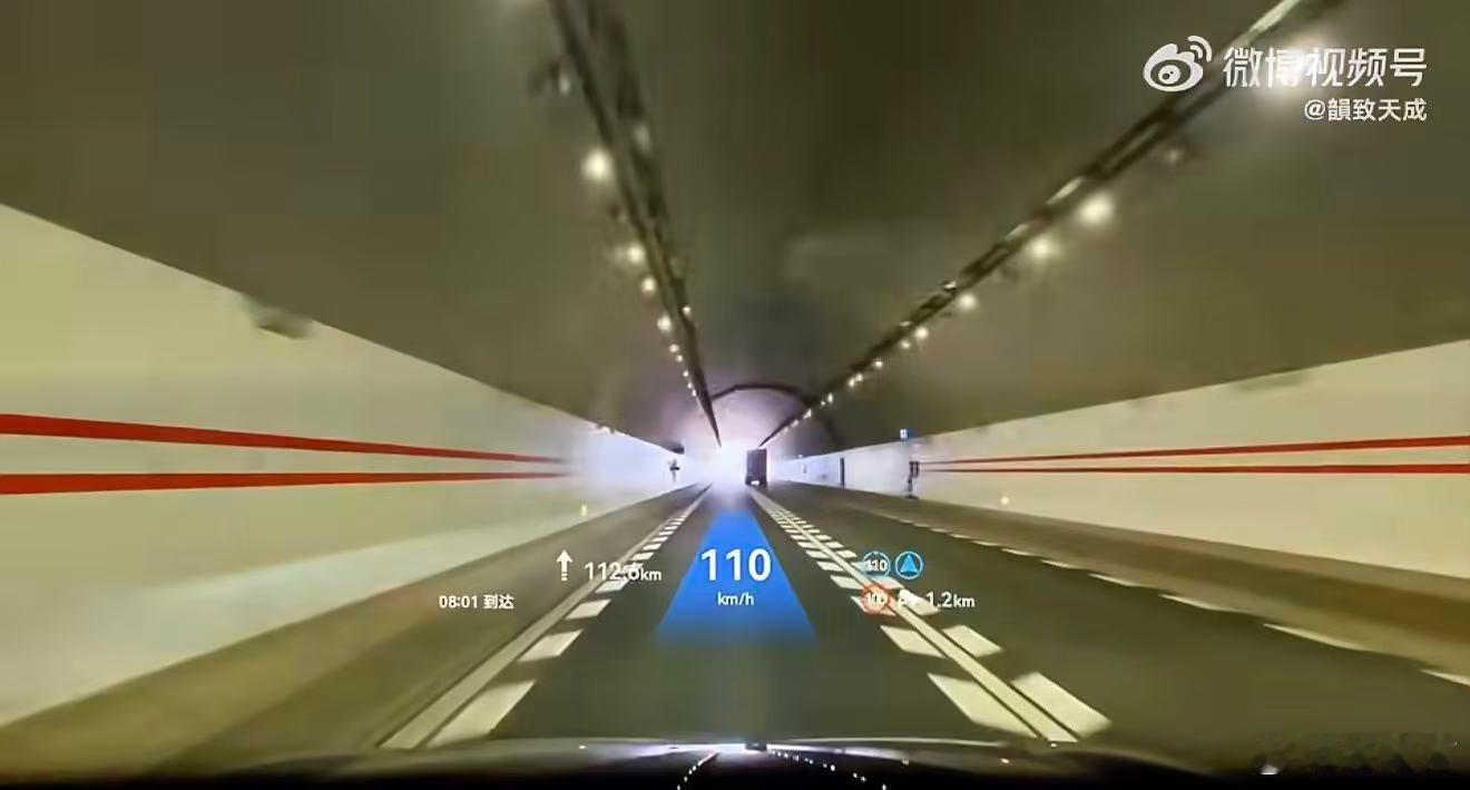 鸿蒙智行的全流程主导模式，为行业提供了区别于代工或松散合作的第三条路径。其核心在