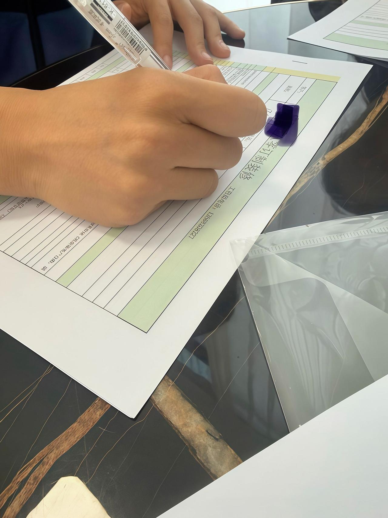 哈哈，
又是一个7年前的老客户定了，挺高兴的，😊🕶
而且刚刚还有一个11年前