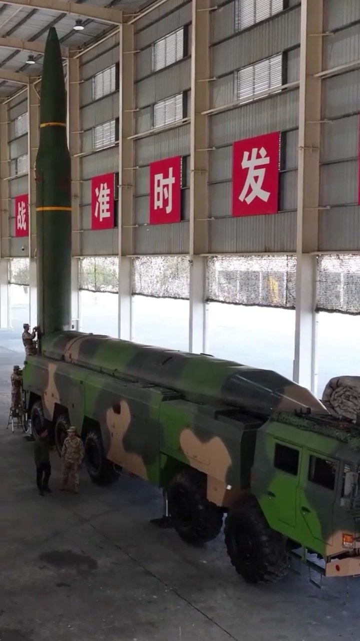 大号子弹起竖（雾）火箭军某部东风-16 烽火问鼎计划东风快递