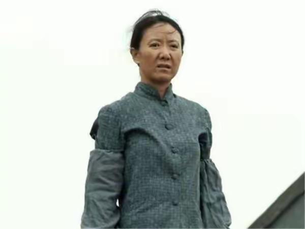 活久见，没想到父母爱情也翻车了。



就是大家突然想明白了，你当初代入的是安杰