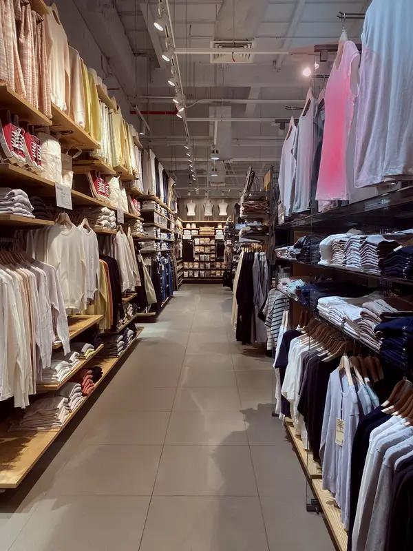 无印良品店有狗向货品撒尿 门店回应 2026年6月，南京城北万象汇的无印良品店出