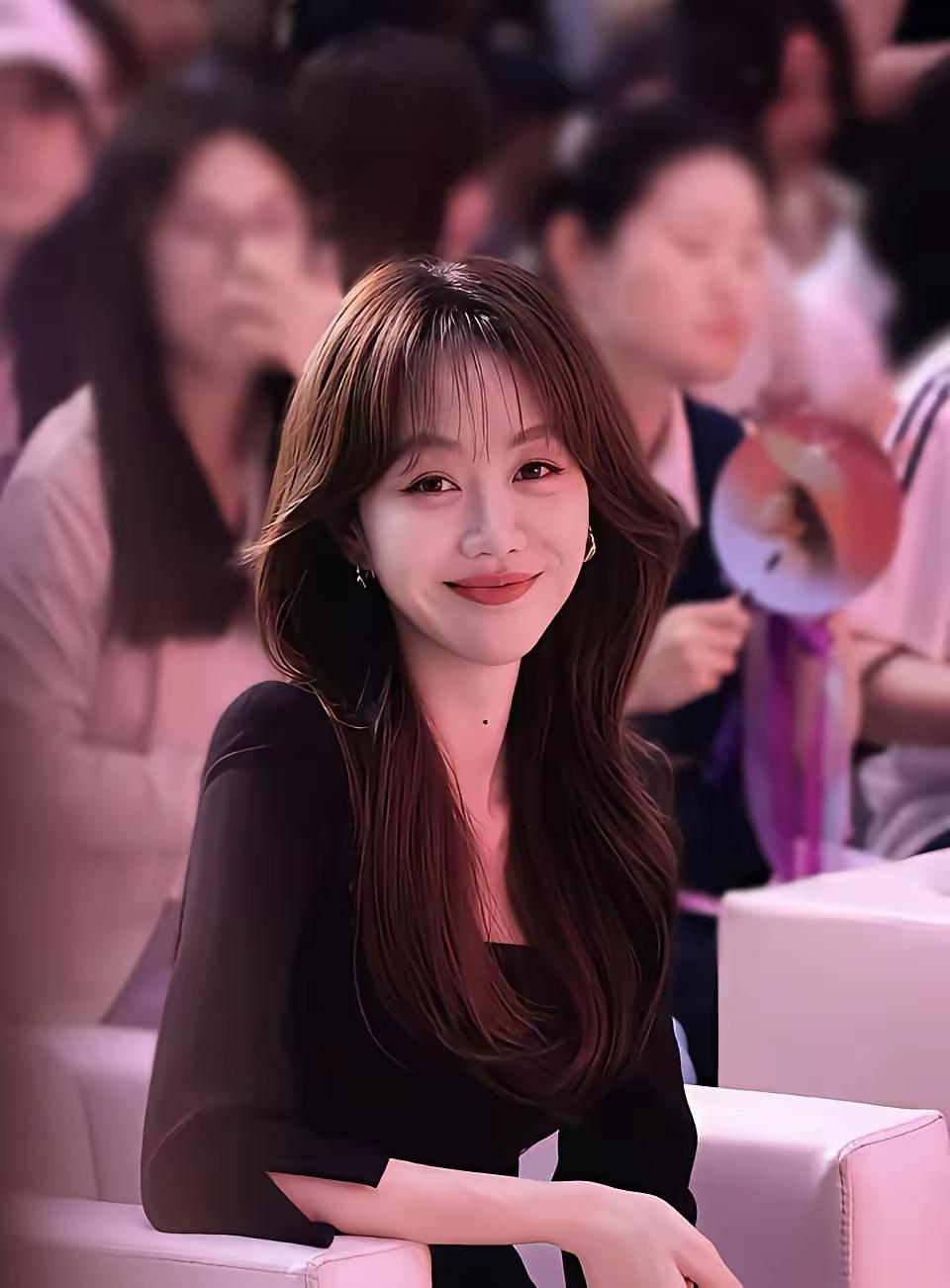 姜妍说，我原来跟朱雨辰在一起过，我经常在剧组做饭，他拿回家给他妈吃，他妈一开始还