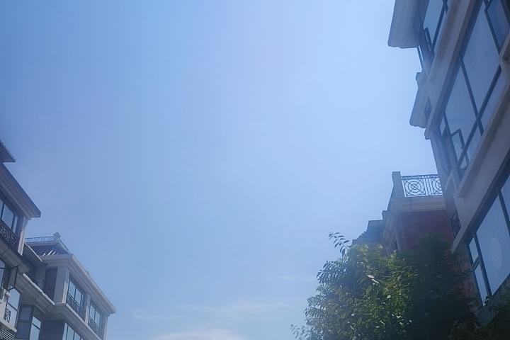 为什么和一个错误的人分开以后，还会难过？

因为人都是有感情的，虽然你和这个人没
