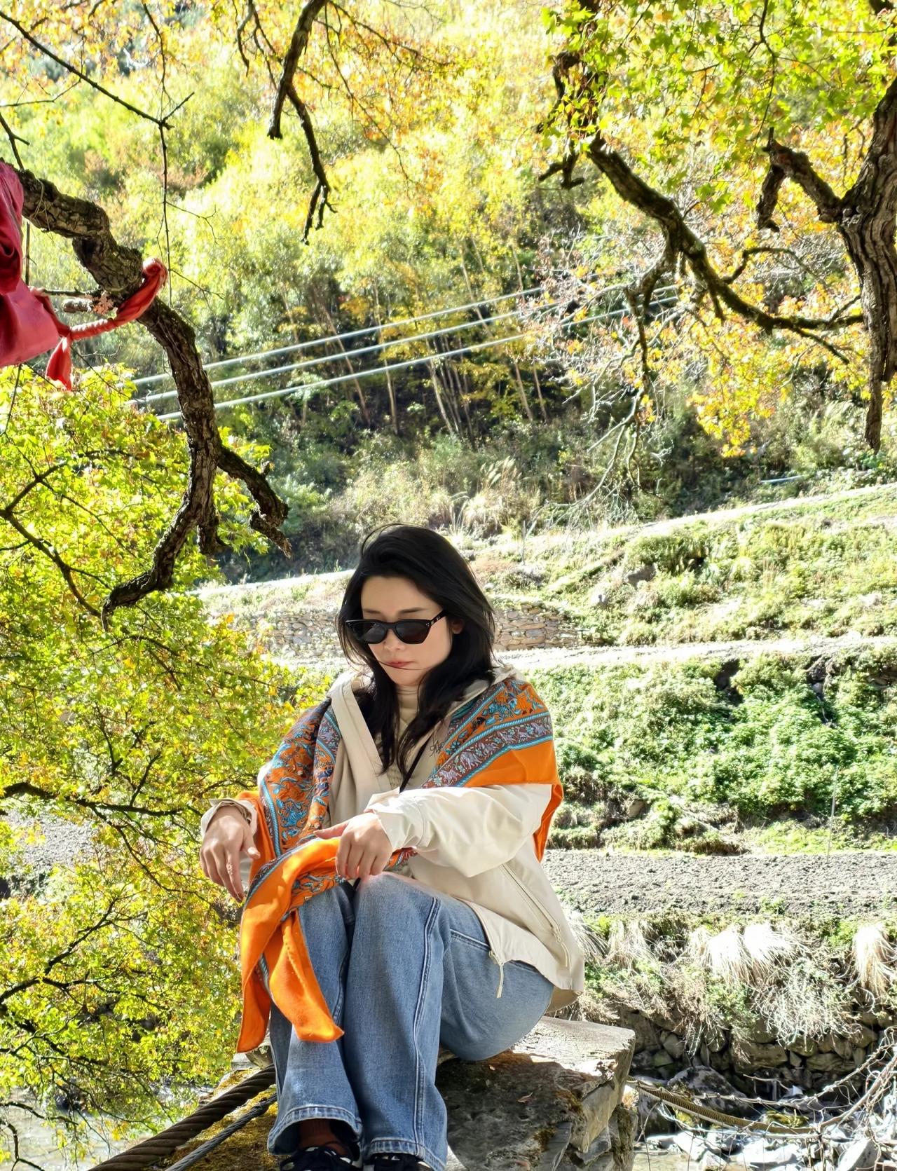 米亚罗｜二古溪的网红树人一点也不多
11.5号去的 去的时候如图6外面有一点红 