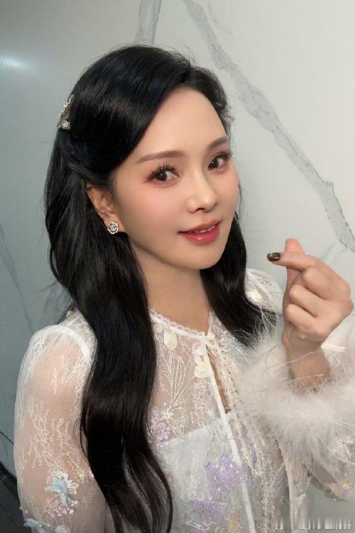 伊能静说生孩子不是为了拴住秦昊伊能静也太清醒了吧，直接说生孩子不是拴住秦昊的手段