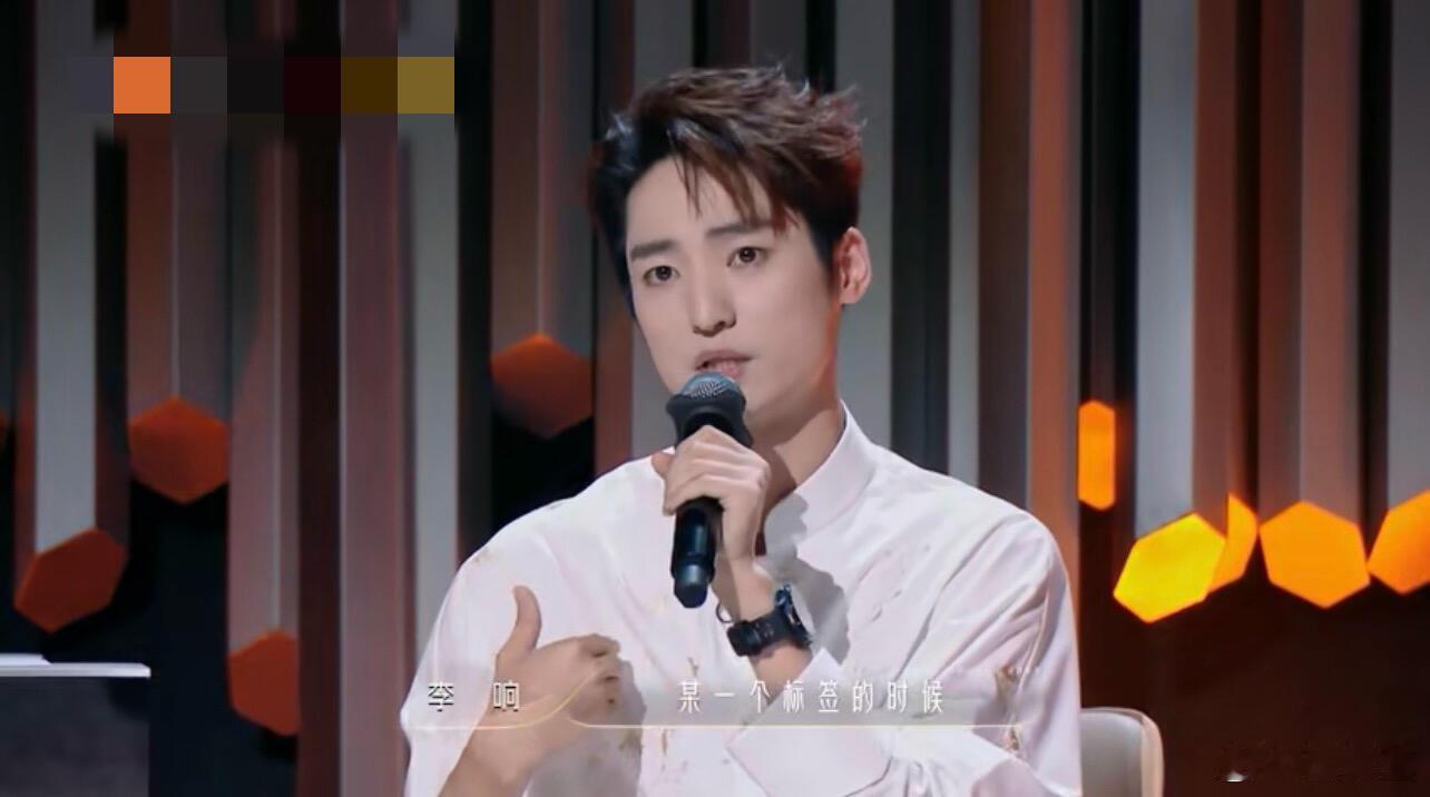 李响眼中黄金配角的标准舞蹈新风暴看完这段直接破防！李响点评于建伟，配角不是简单衬