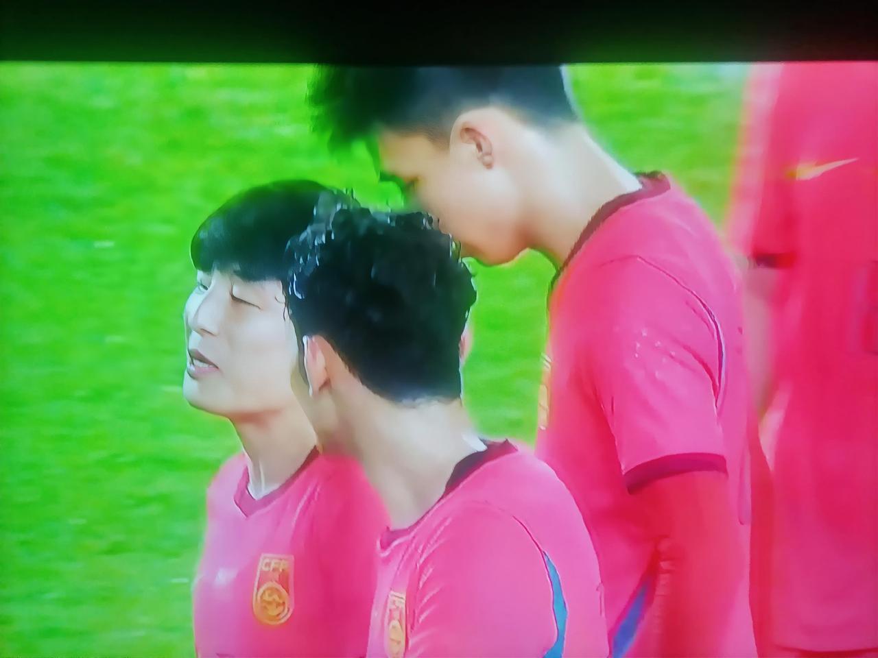 0：0！经过90分钟激战，中国男足在全场射门25：3的绝对优势下，没有把优势化为