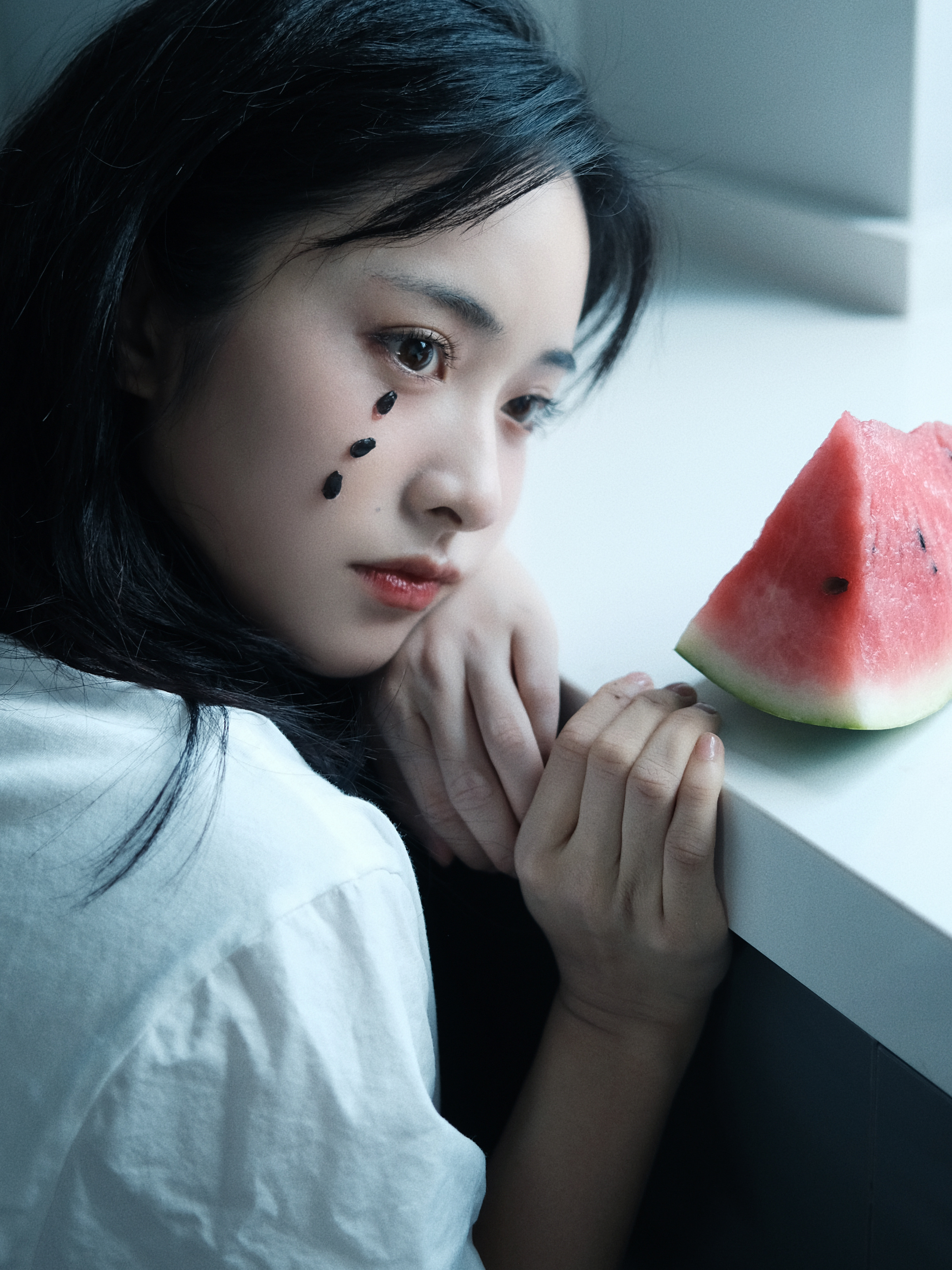 沈月最新写真六宫格~元气满满的夏日清新感[微风]月月西瓜🍉可以分我一半吗[我来
