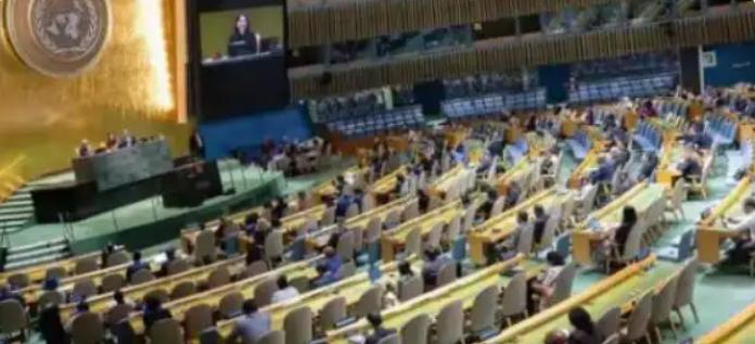 日本又上演堪称离谱的外交蠢事！看到联合国公布的“新地图”中国面积小了，就亲手投下
